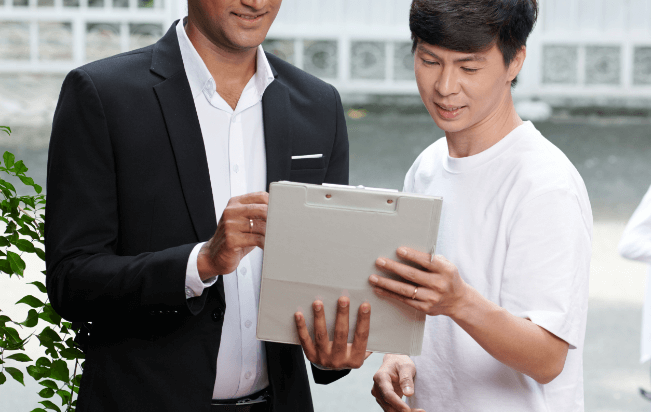 Man talking to the sales agent